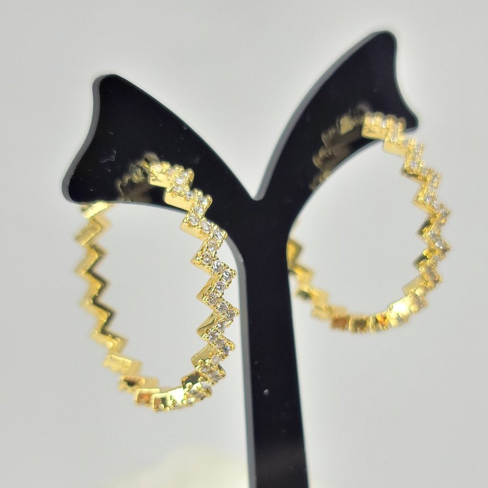 NEW Pave CZ Diamond Zigzag Hoop Huggie Earrings - Picture 7 of 9